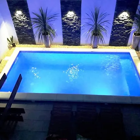 Rustica With Exclusive Use Of The Pool Apartment *